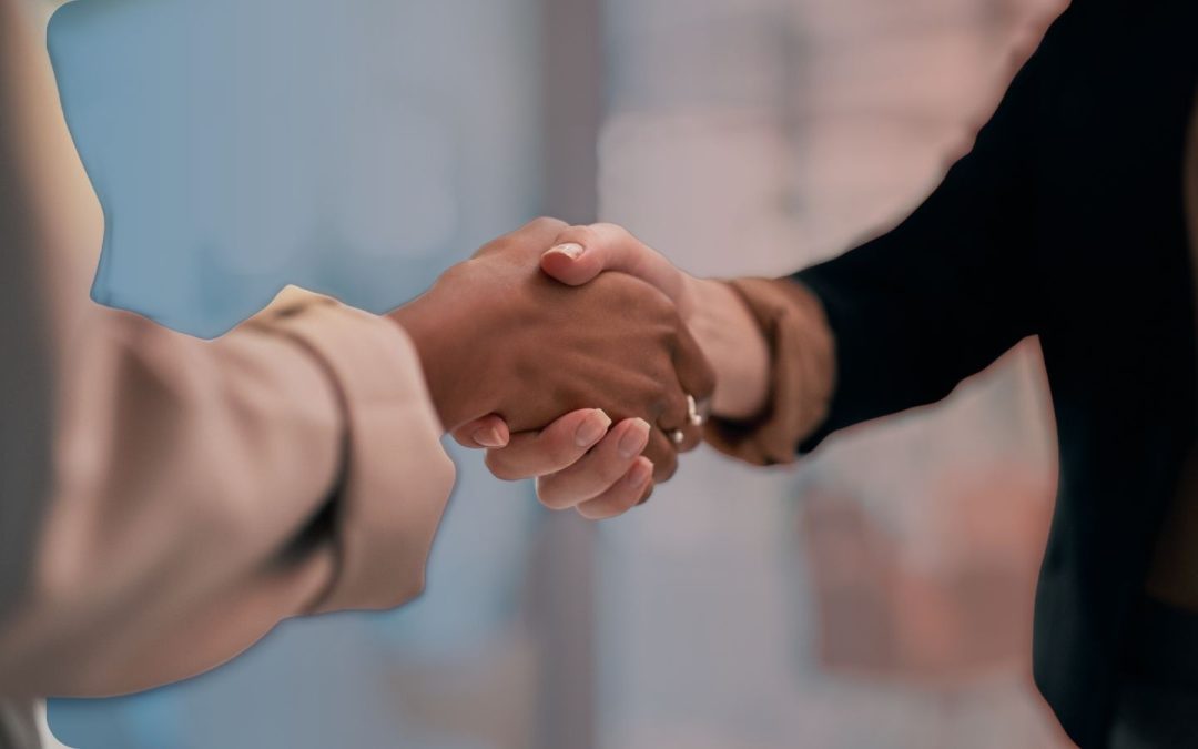 Diferencias entre una persona física con actividad empresarial y una persona moral: ¿cuál le conviene a tu cliente?
