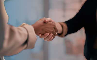 Diferencias entre una persona física con actividad empresarial y una persona moral: ¿cuál le conviene a tu cliente?